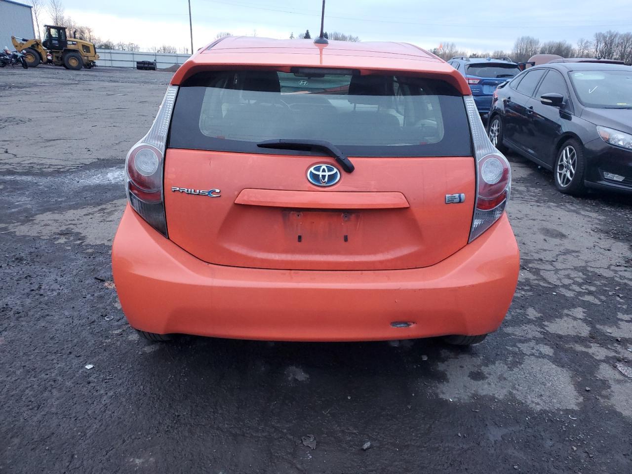 2013 TOYOTA PRIUS C - Image 6