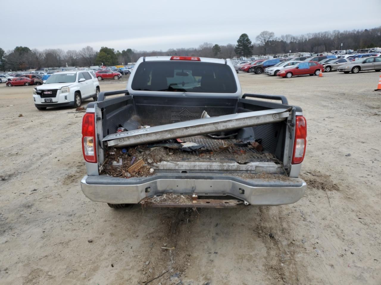 2012 NISSAN FRONTIER S - Фото 6