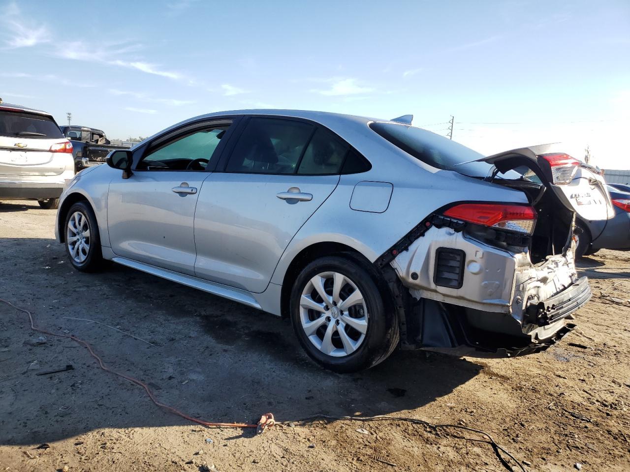 2021 TOYOTA COROLLA LE - Фото 2