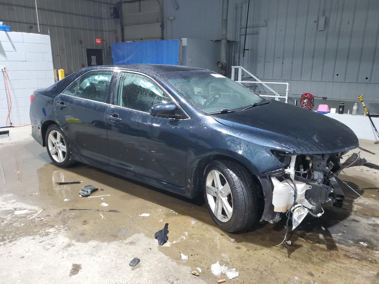 2014 TOYOTA CAMRY L - Image 4