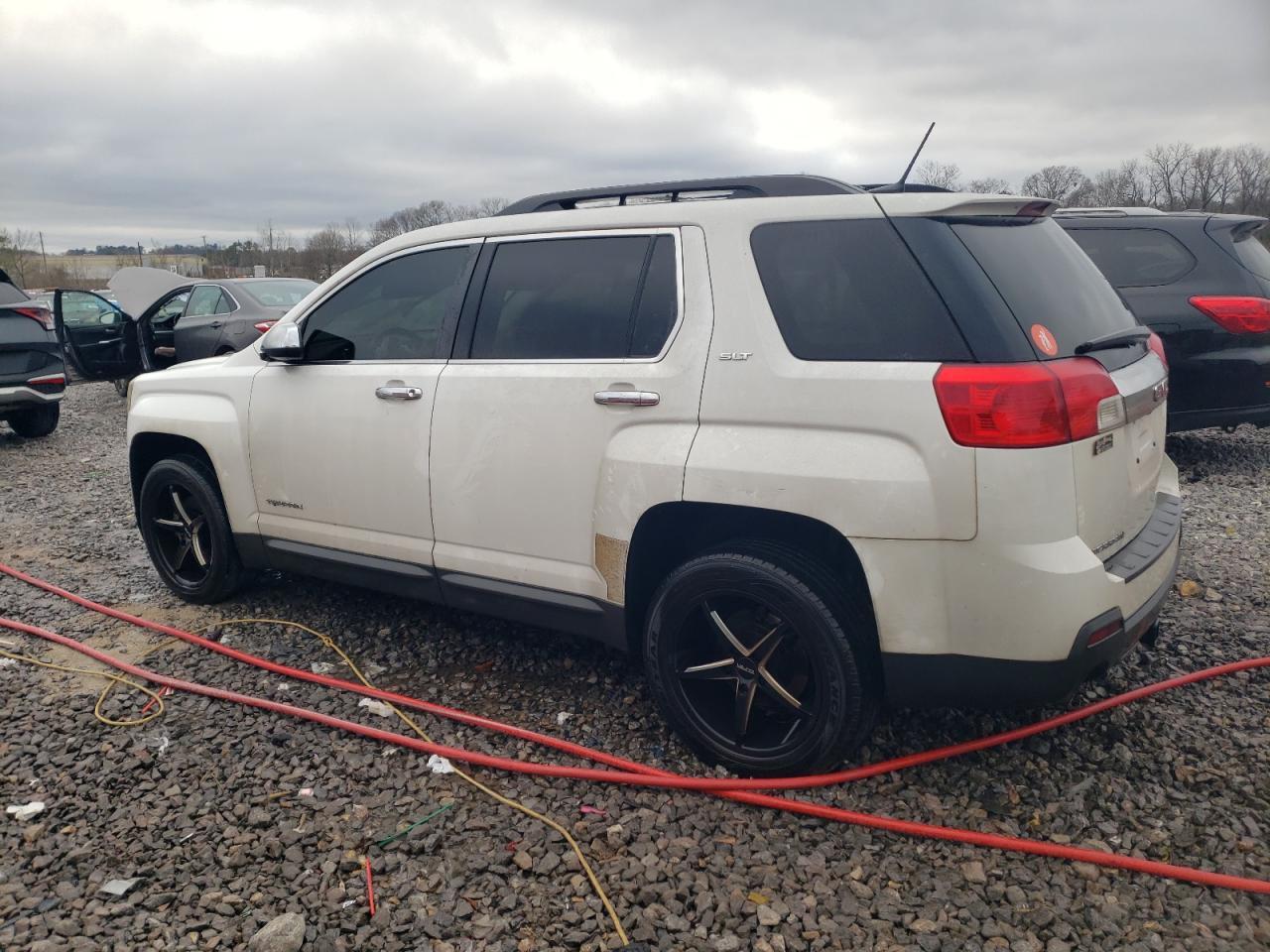 2013 GMC TERRAIN SL - Image 2