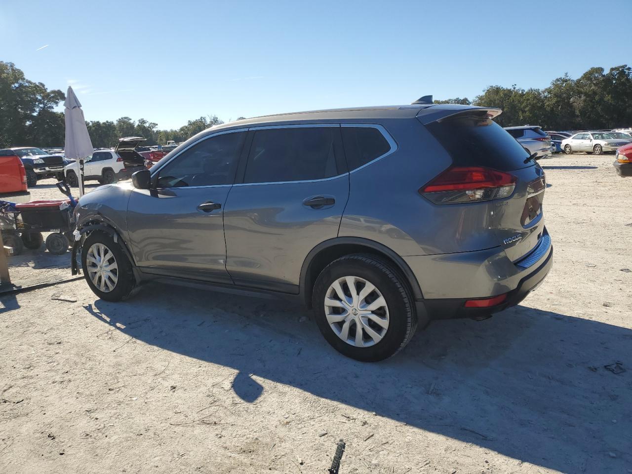 2017 NISSAN ROGUE S - Фото 2