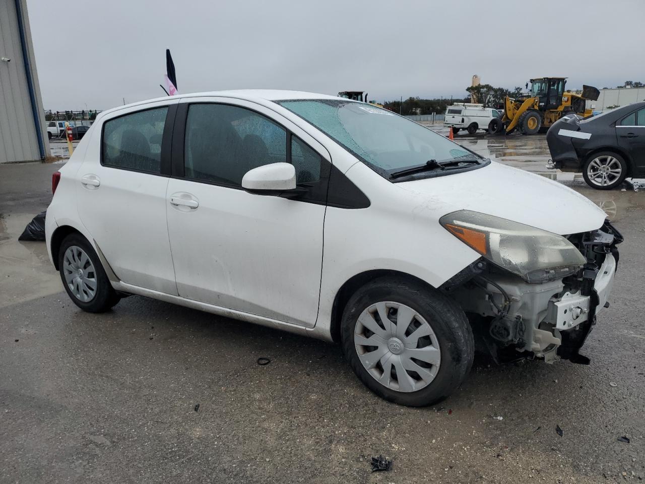 2017 TOYOTA YARIS L - Фото 4