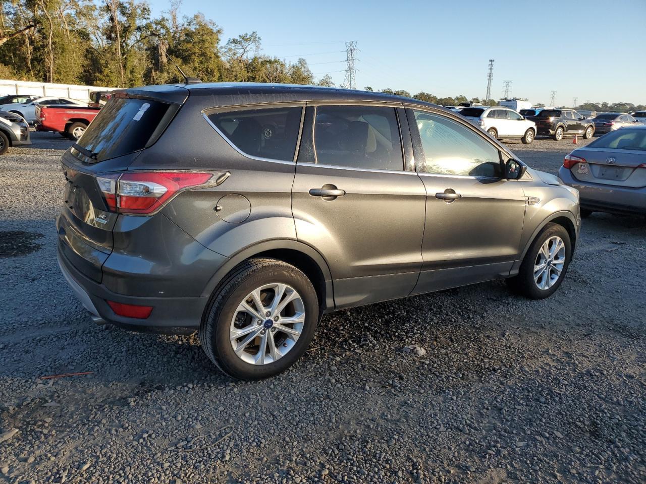 2017 FORD ESCAPE SE - Фото 3