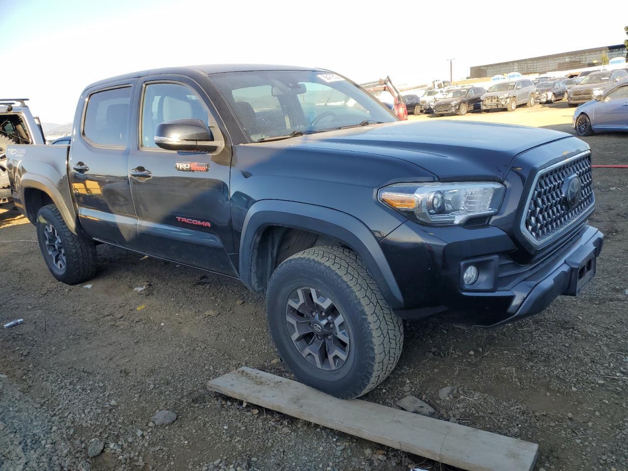 2019 TOYOTA TACOMA DOU - Фото 4