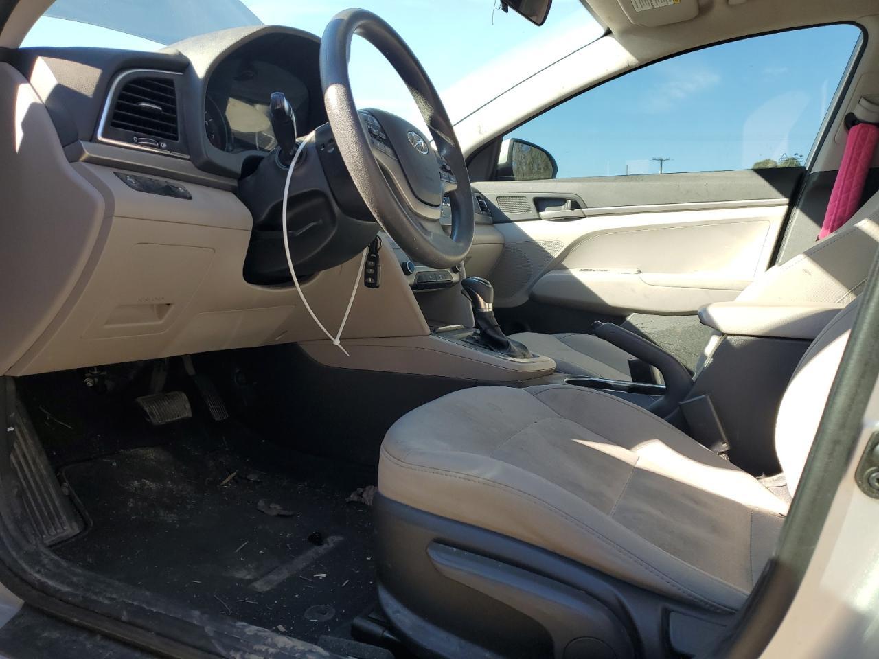 2018 HYUNDAI ELANTRA SE - Image 7