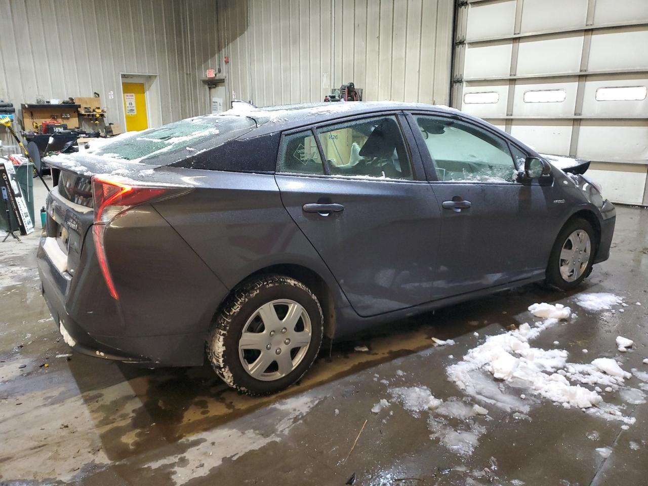 2016 TOYOTA PRIUS - Image 3