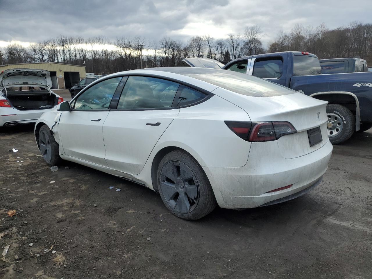 2022 TESLA MODEL 3 - Image 2
