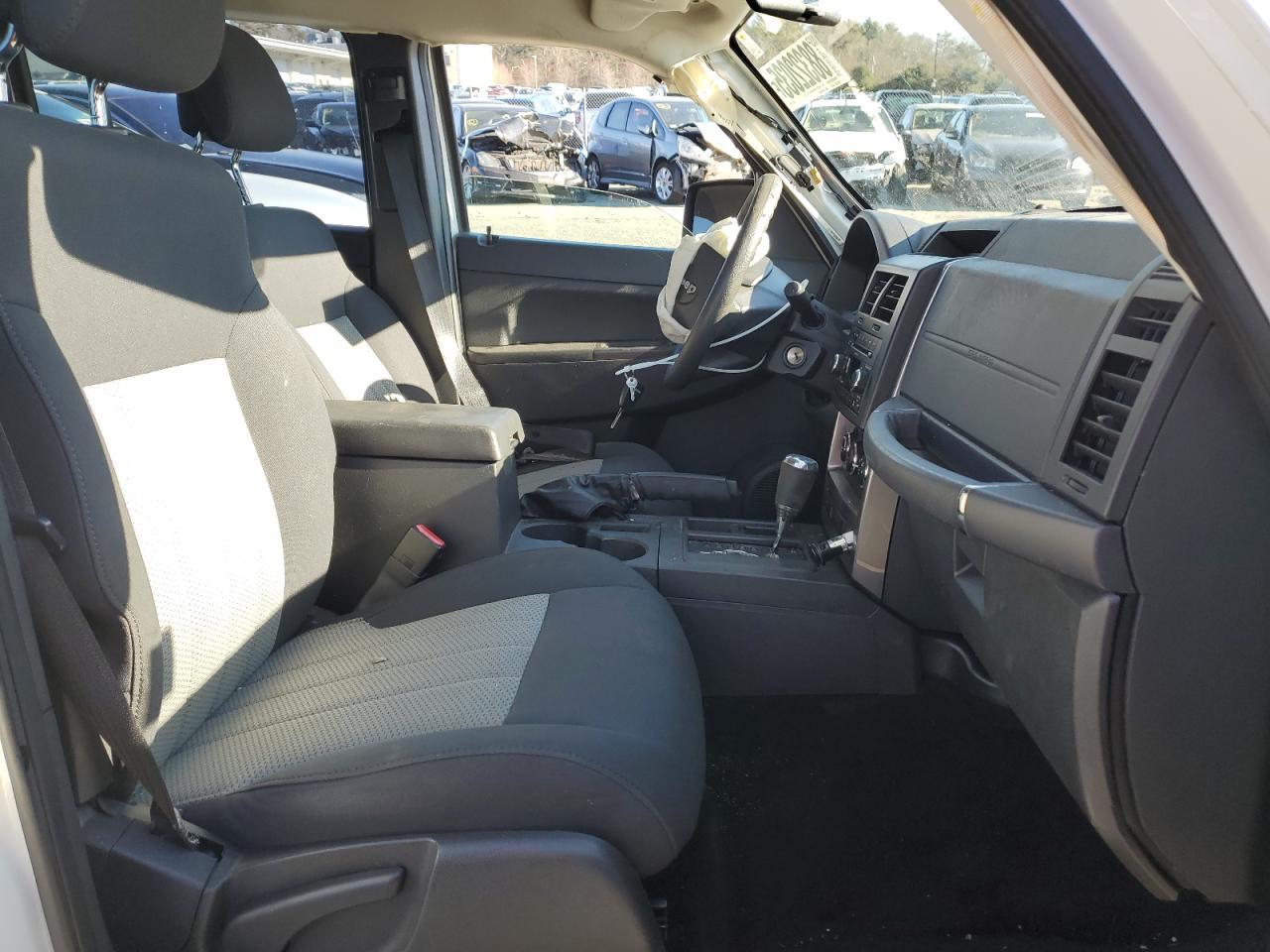 2010 JEEP LIBERTY SP - Image 7