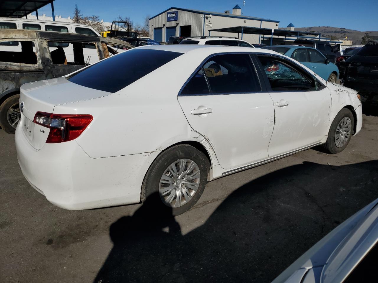 2014 TOYOTA CAMRY L - Фото 3