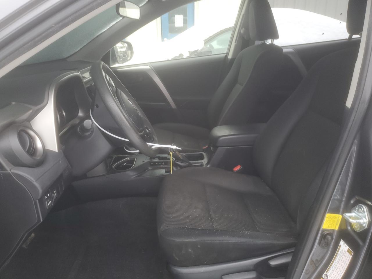 2016 TOYOTA RAV4 LE - Фото 7