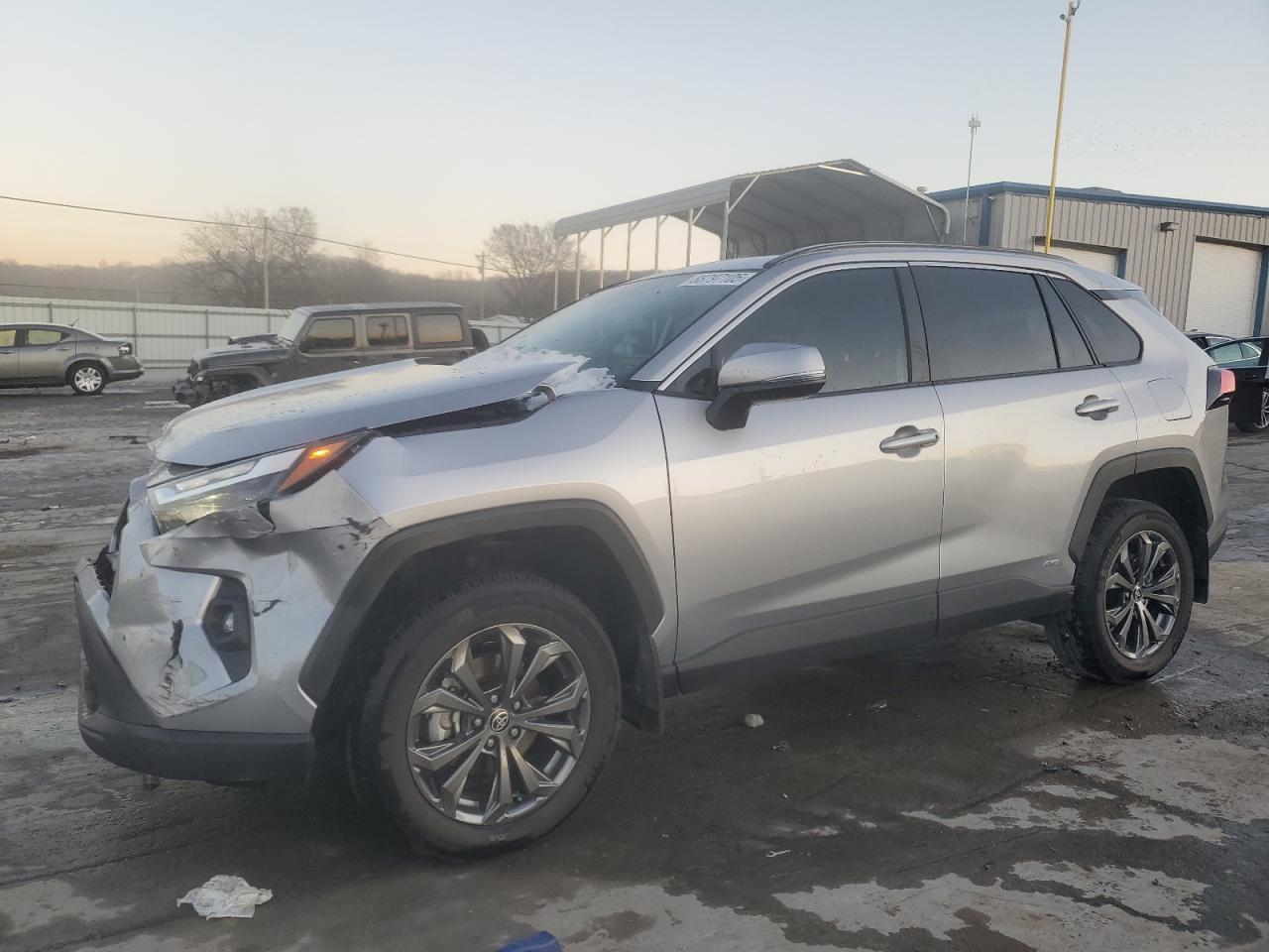 2024 TOYOTA RAV4 XLE P