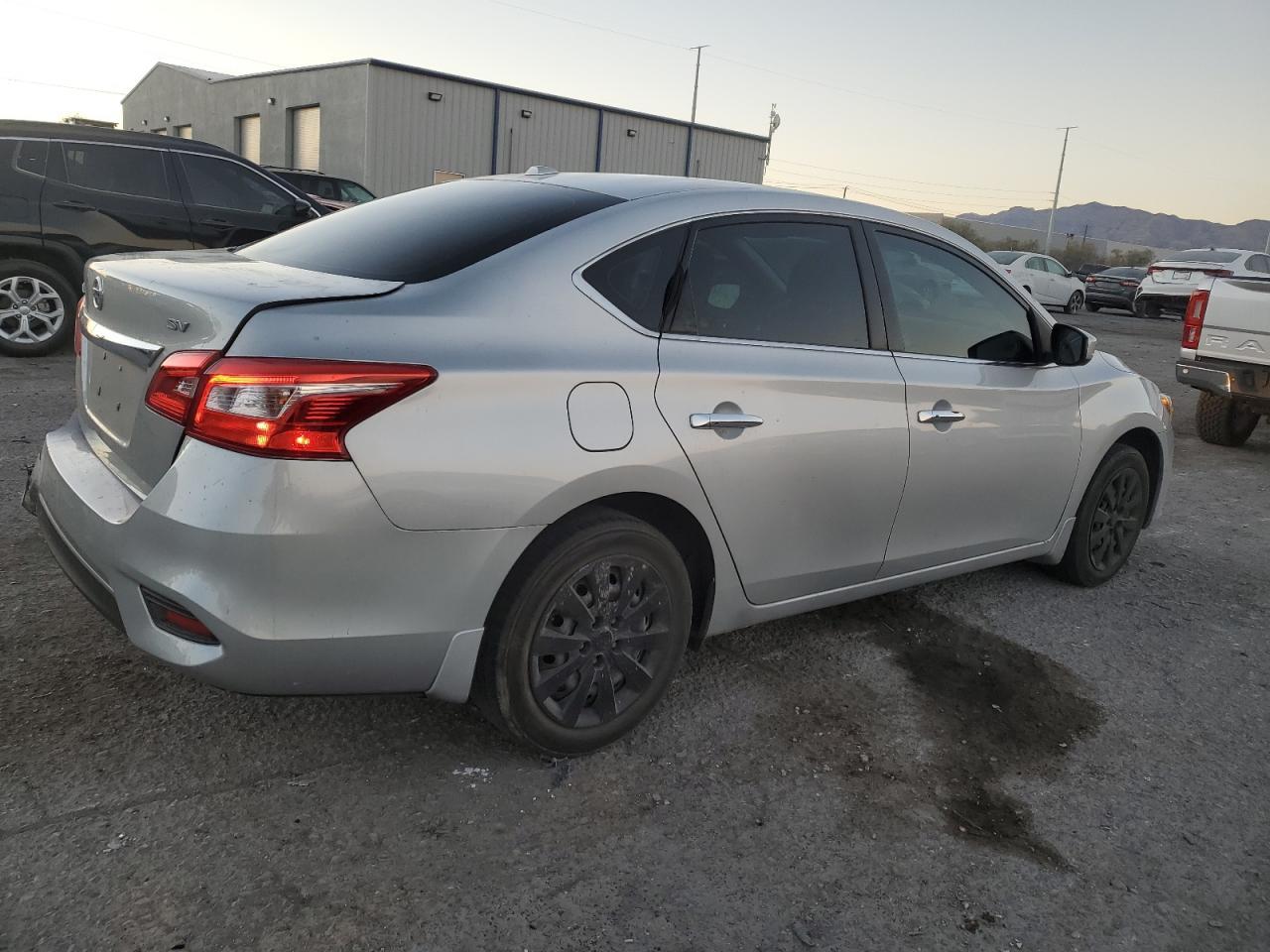 2016 NISSAN SENTRA S - Фото 3