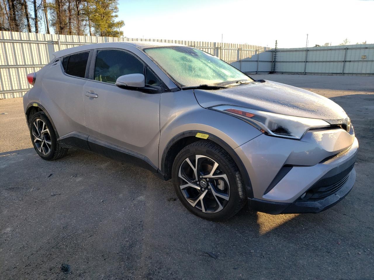 2018 TOYOTA C-HR XLE - Image 4