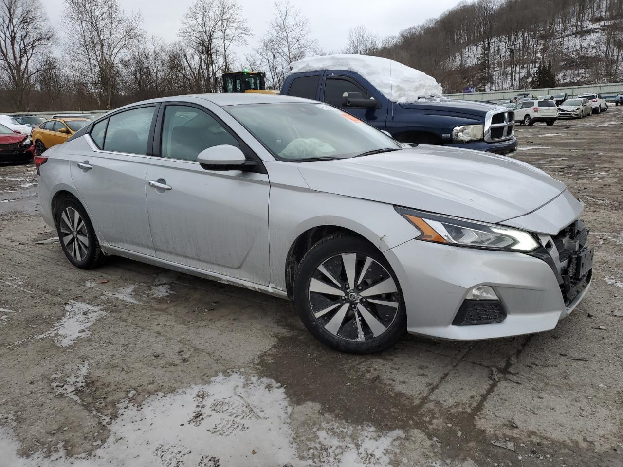 2022 NISSAN ALTIMA SV - Image 4