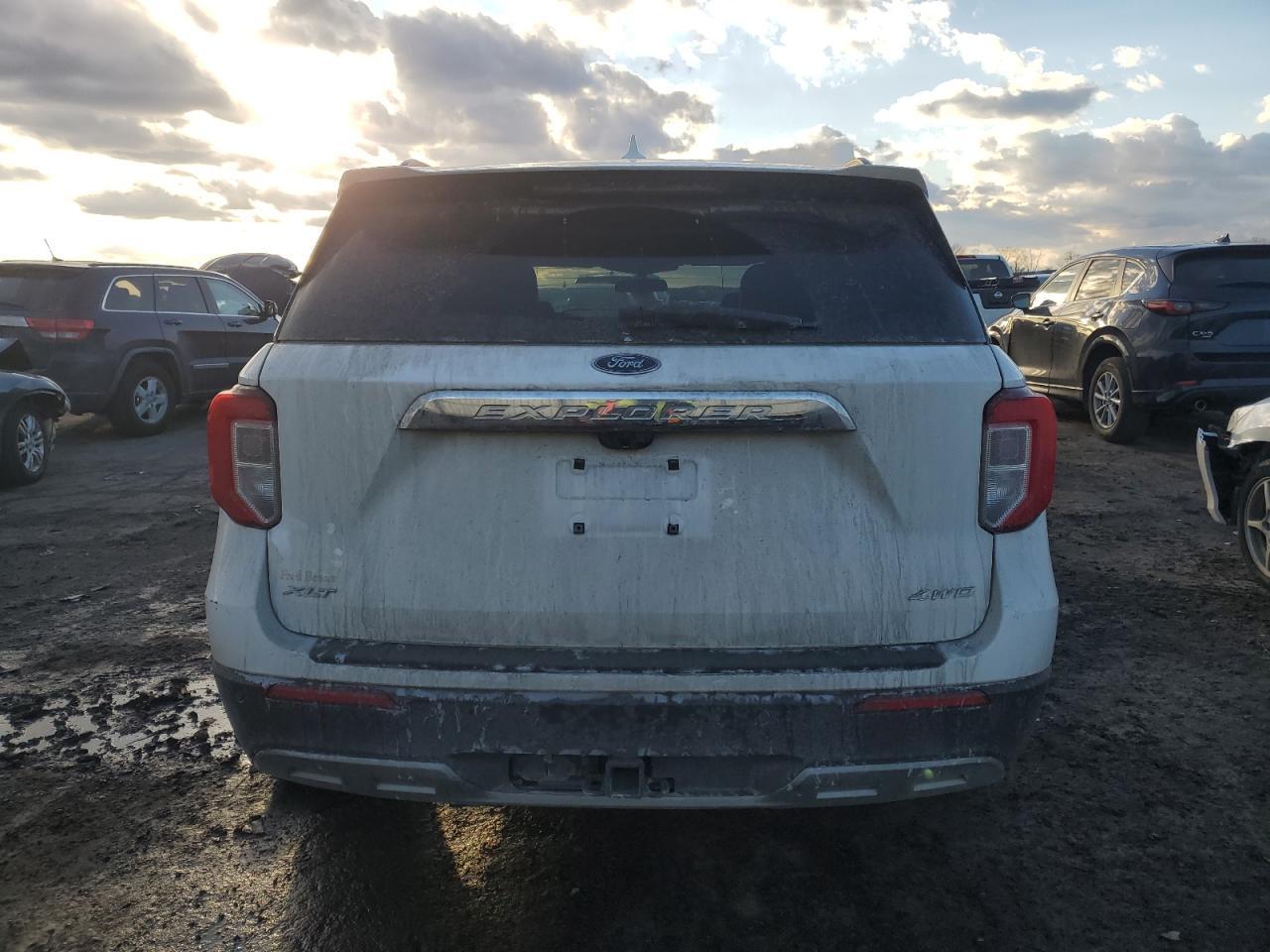 2022 FORD EXPLORER X - Фото 6