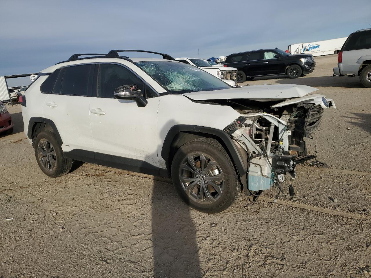 2022 TOYOTA RAV4 XLE P - Image 4