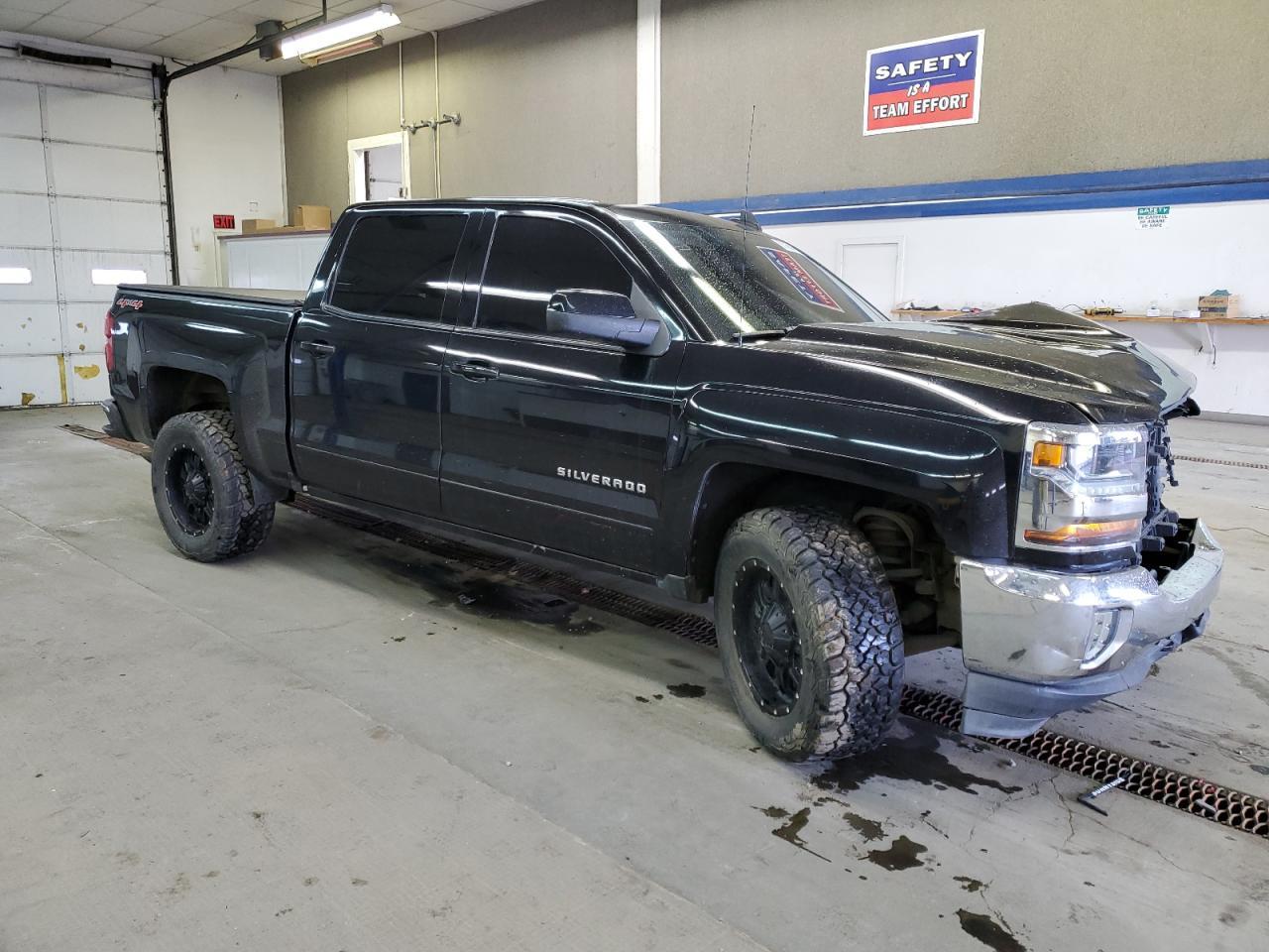 2017 CHEVROLET SILVERADO - Image 4