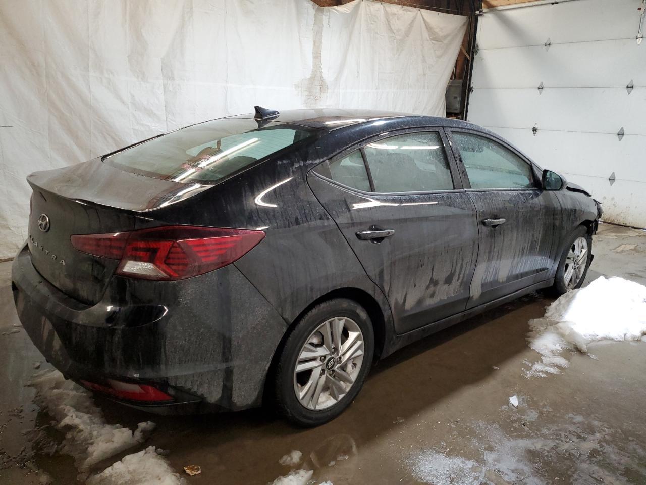 2019 HYUNDAI ELANTRA SE - Фото 3