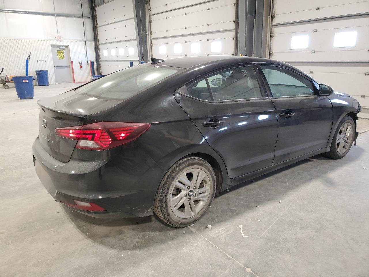 2019 HYUNDAI ELANTRA SE - Фото 3