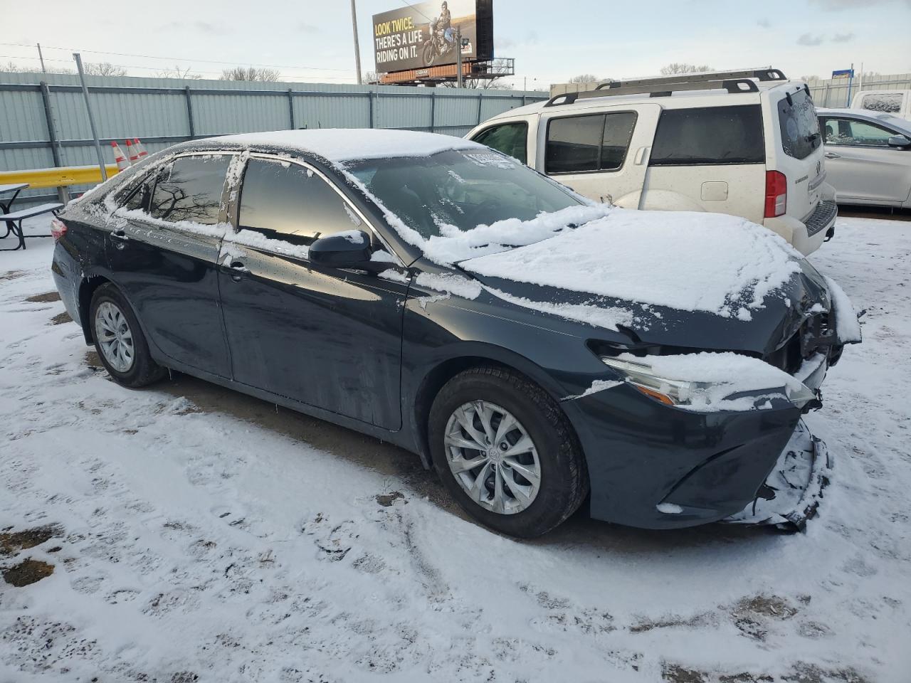 2015 TOYOTA CAMRY LE - Фото 4