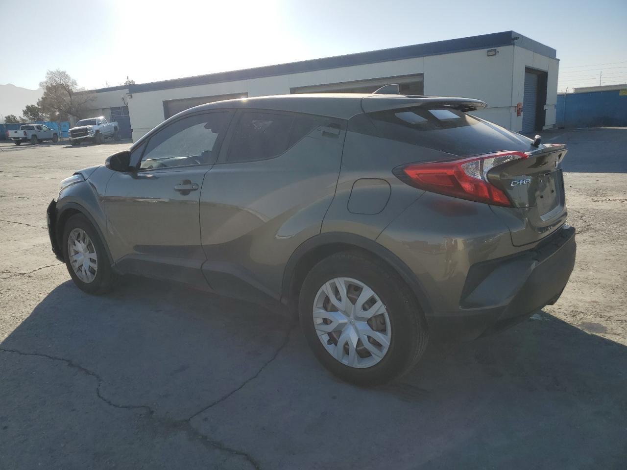2021 TOYOTA C-HR XLE - Фото 2