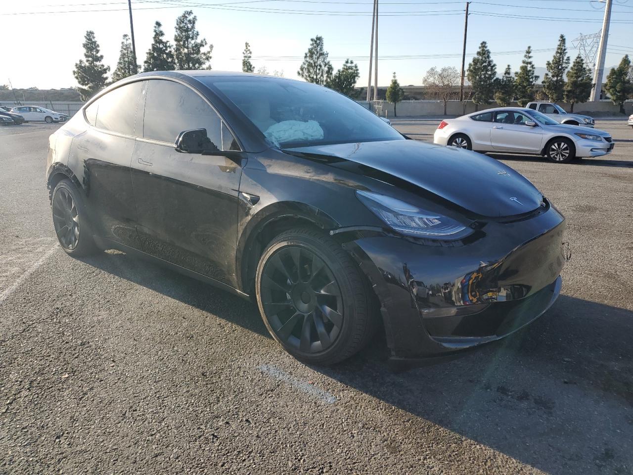 2023 TESLA MODEL Y - Фото 4