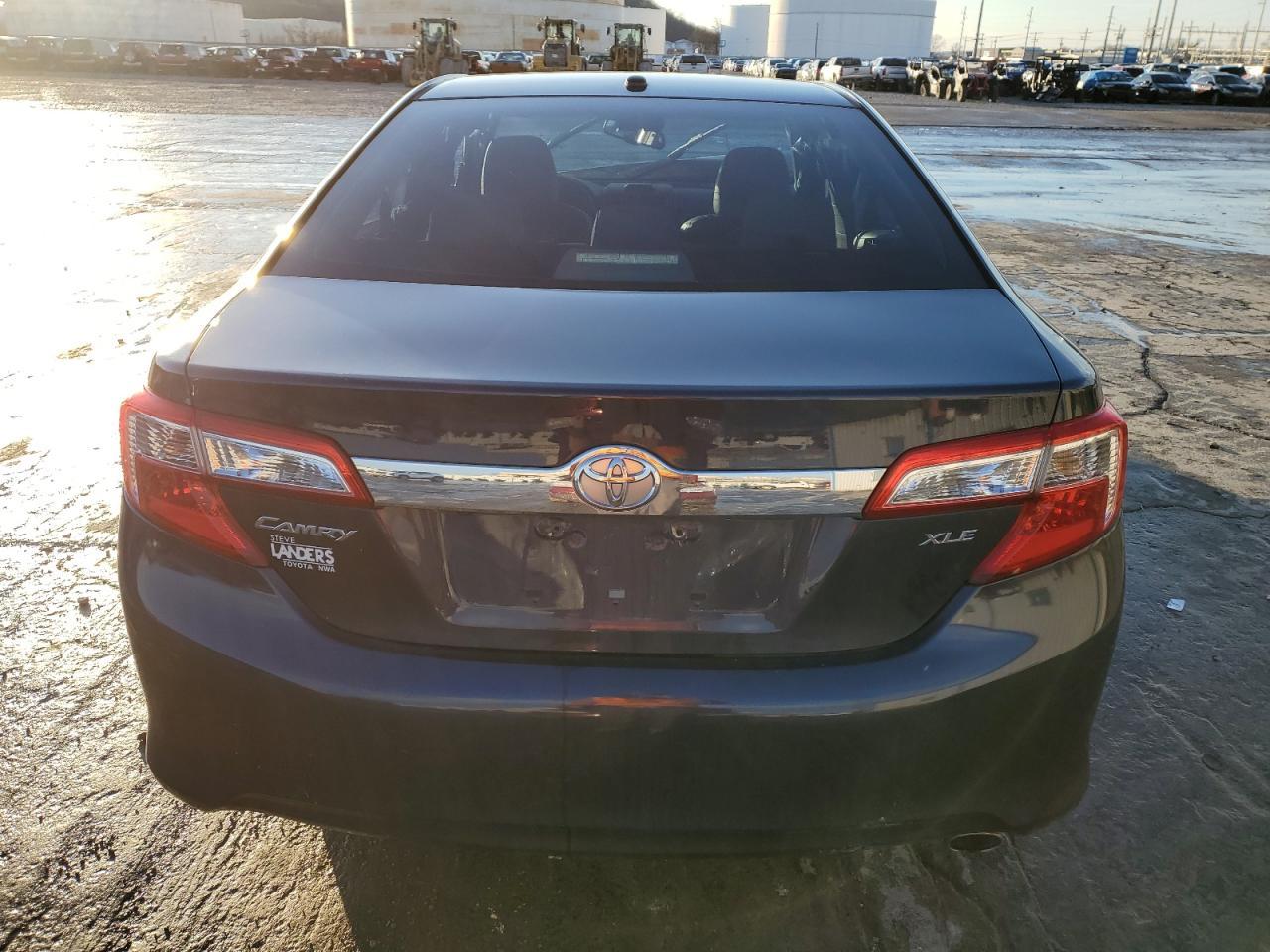 2014 TOYOTA CAMRY L - Фото 6