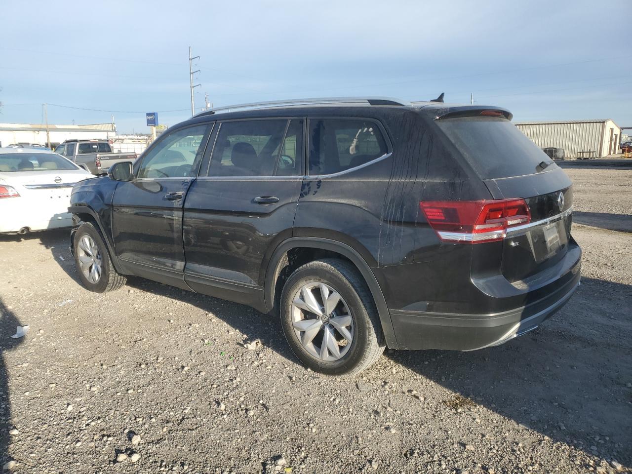 2018 VOLKSWAGEN ATLAS SE - Image 2