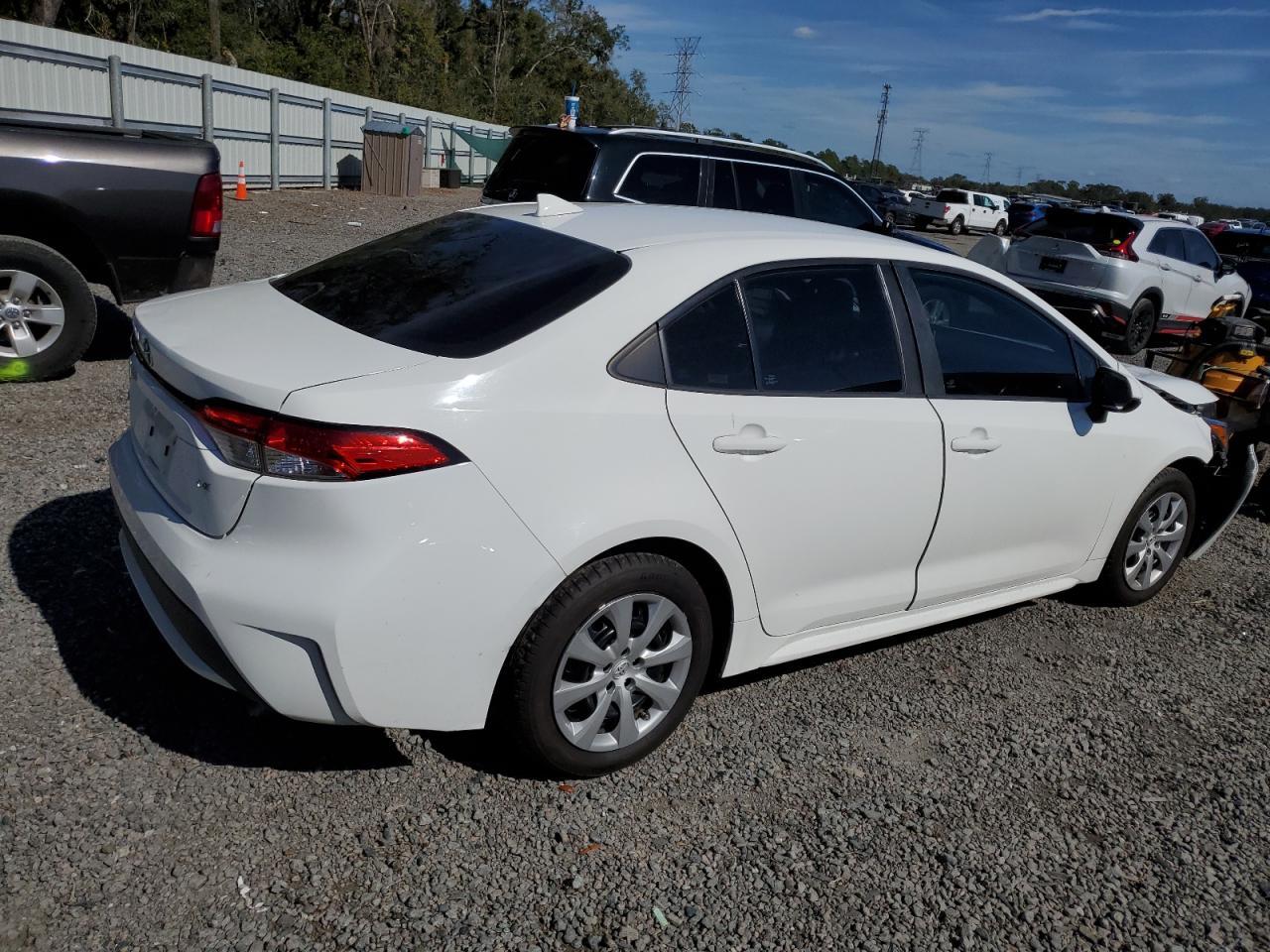 2021 TOYOTA COROLLA LE - Фото 3