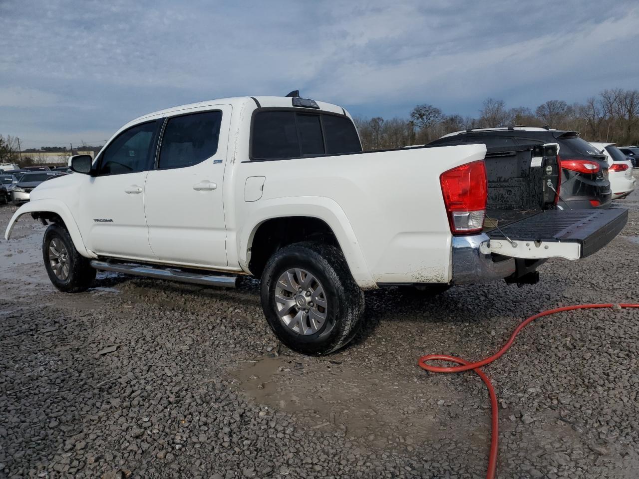 2017 TOYOTA TACOMA DOU - Фото 2