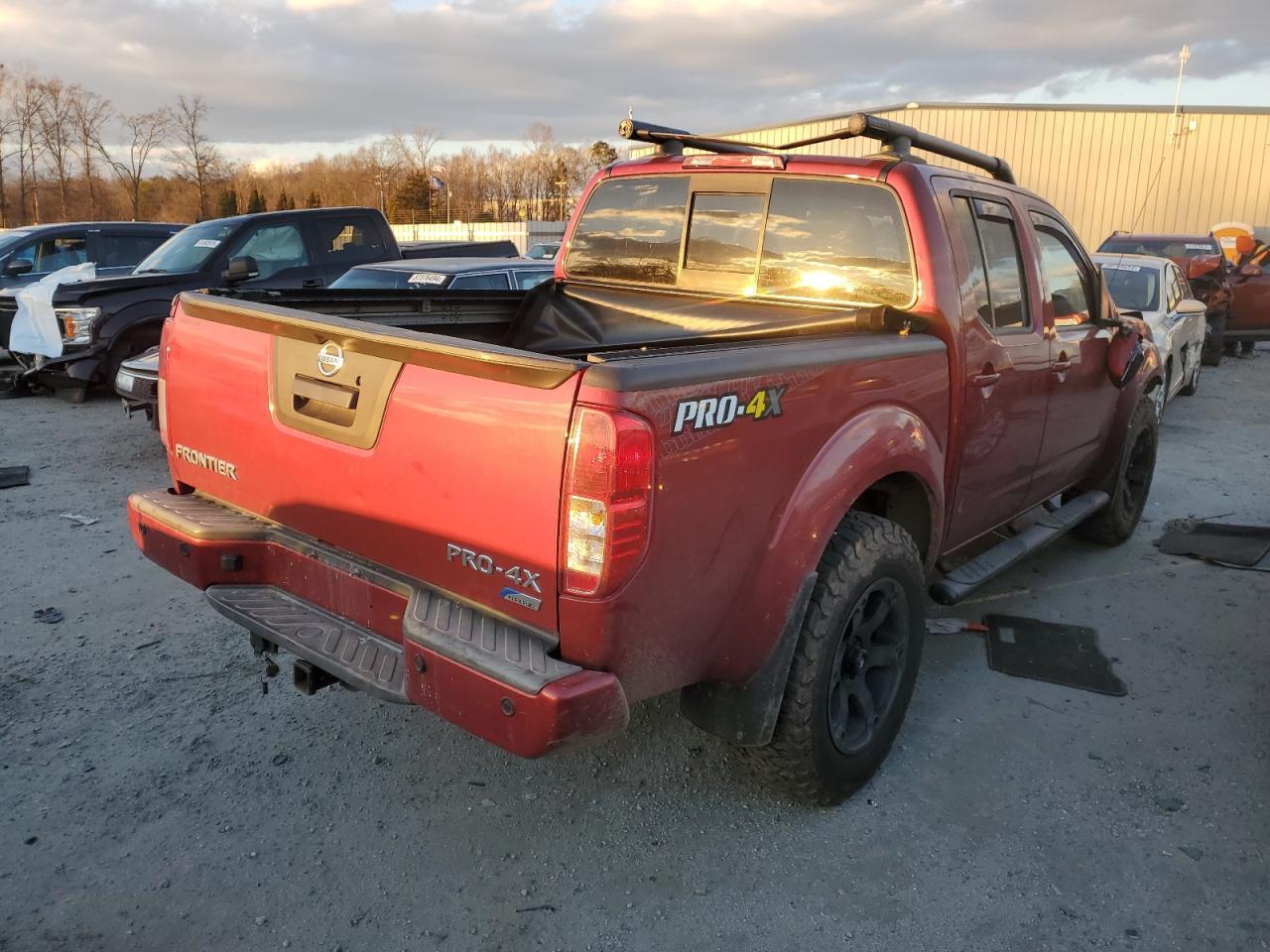 2017 NISSAN FRONTIER S - Фото 3