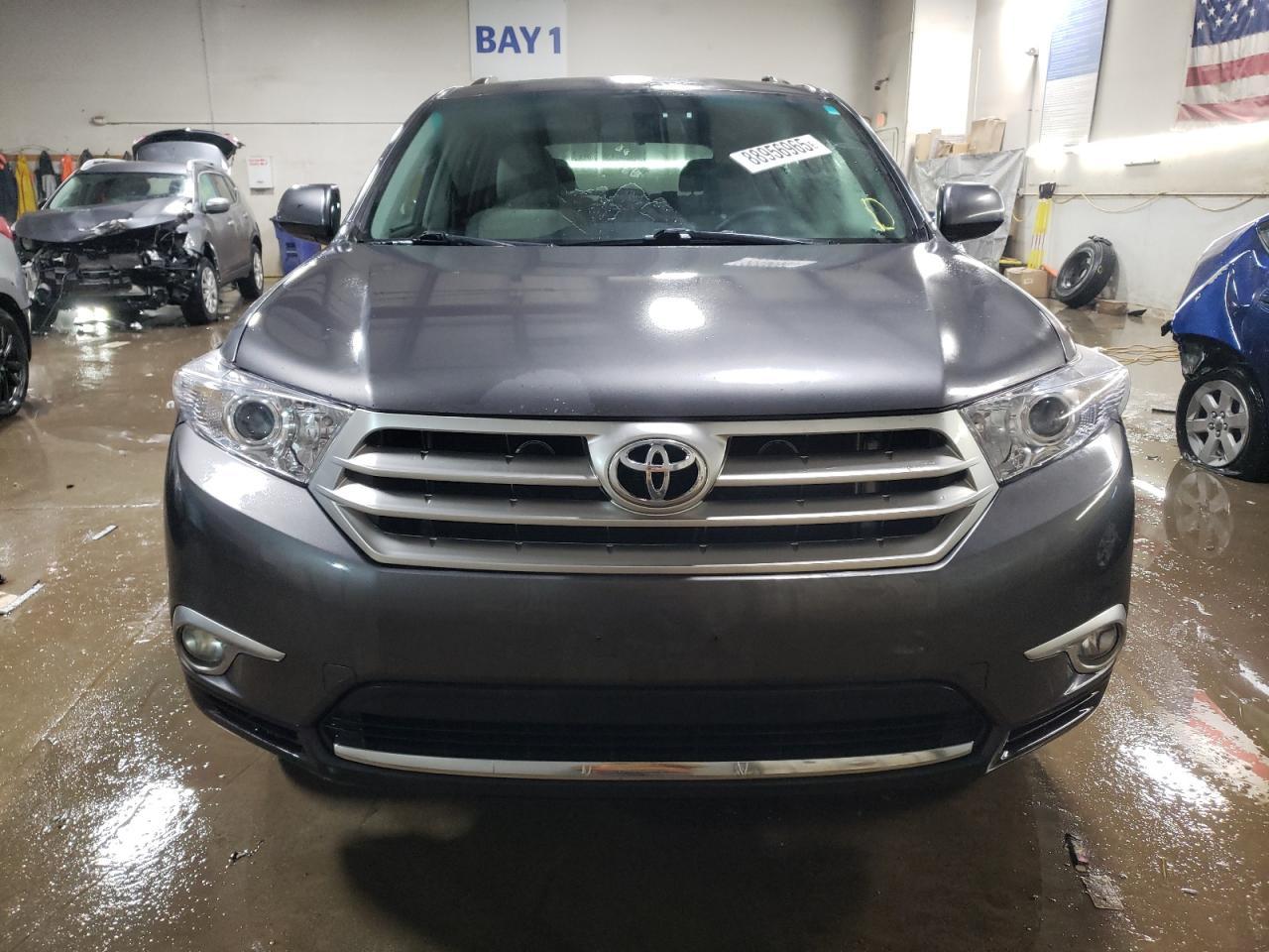 2012 TOYOTA HIGHLANDER - Фото 5