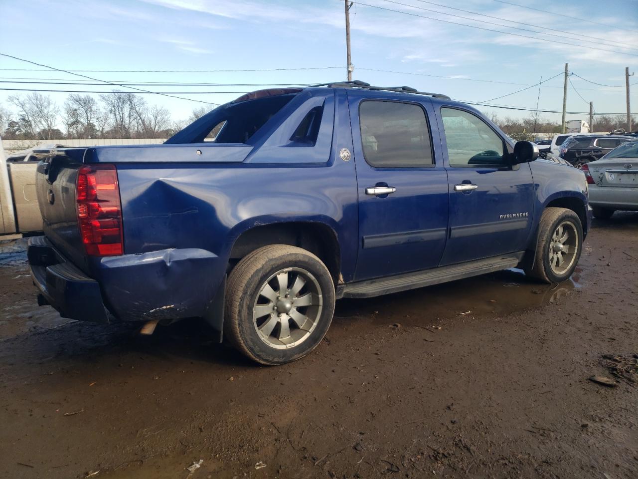 2013 CHEVROLET AVALANCHE - Фото 3