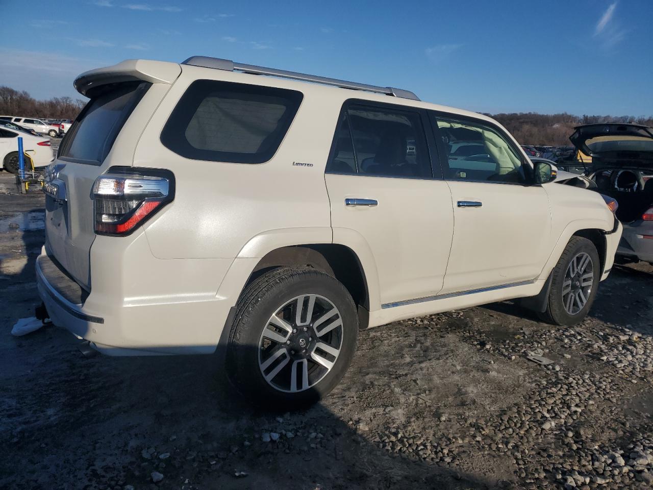 2018 TOYOTA 4RUNNER SR - Image 3