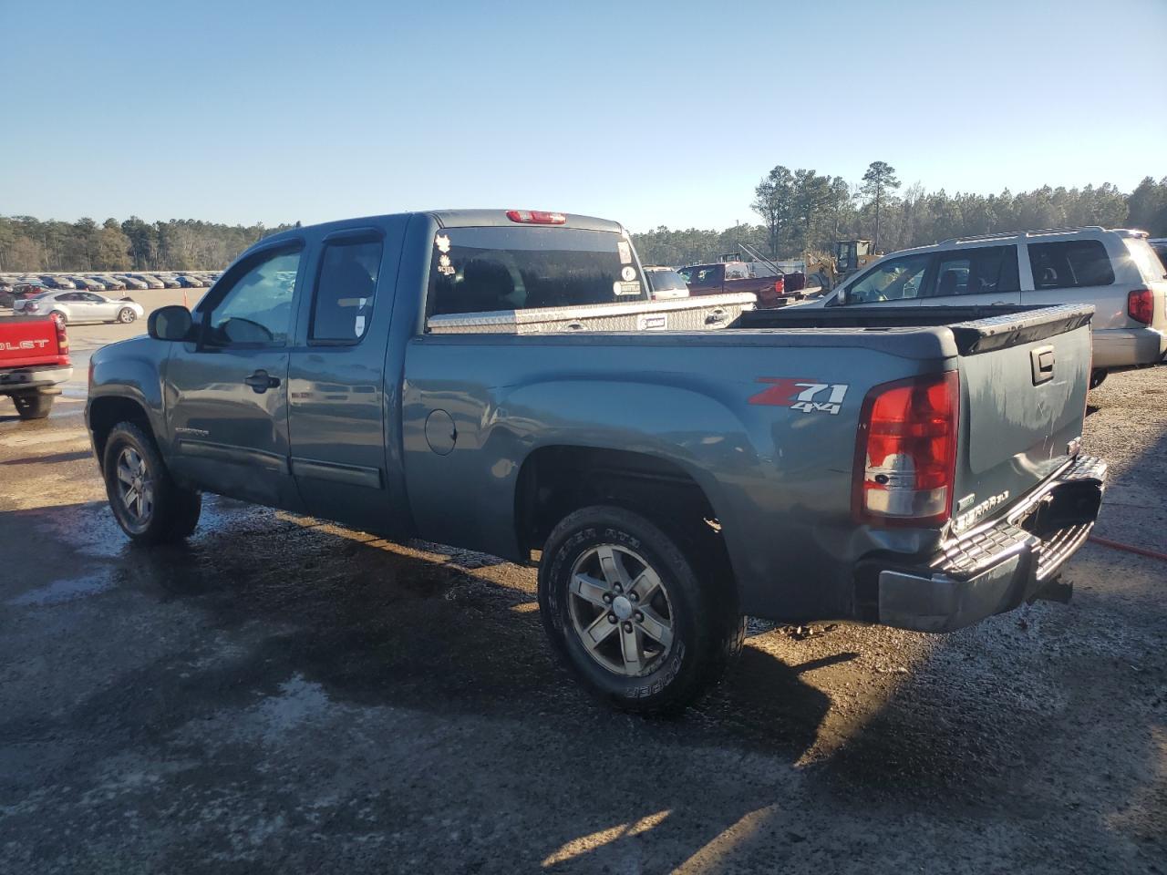 2011 GMC SIERRA K15 - Image 2