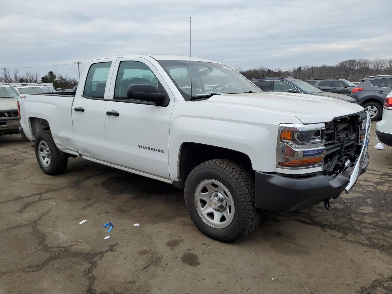 2017 CHEVROLET SILVERADO - Image 4