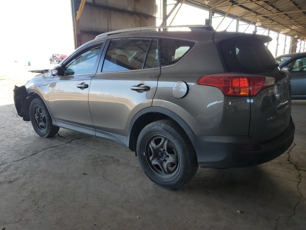 2015 TOYOTA RAV4 LE - Фото 2