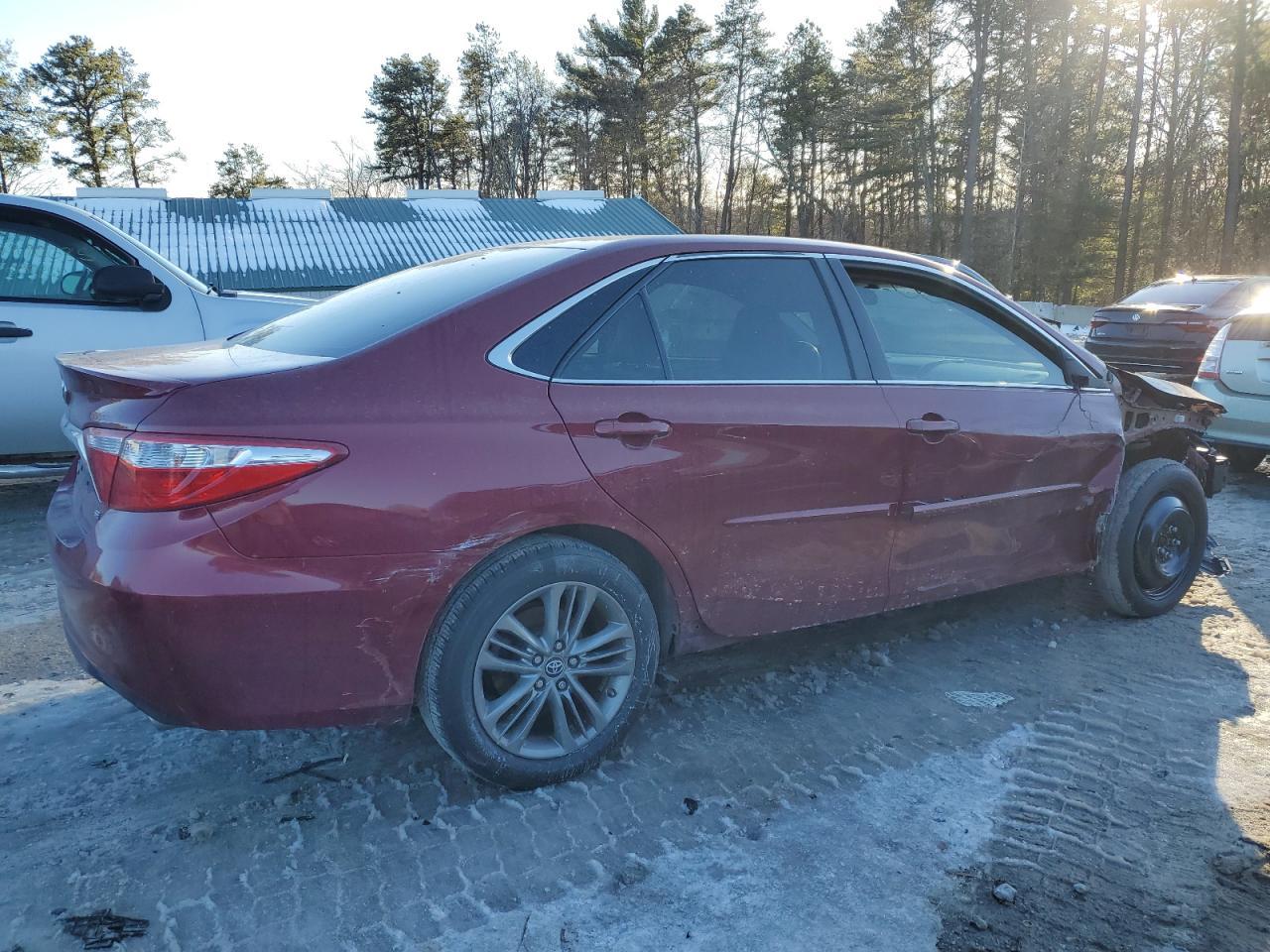 2017 TOYOTA CAMRY LE - Фото 3