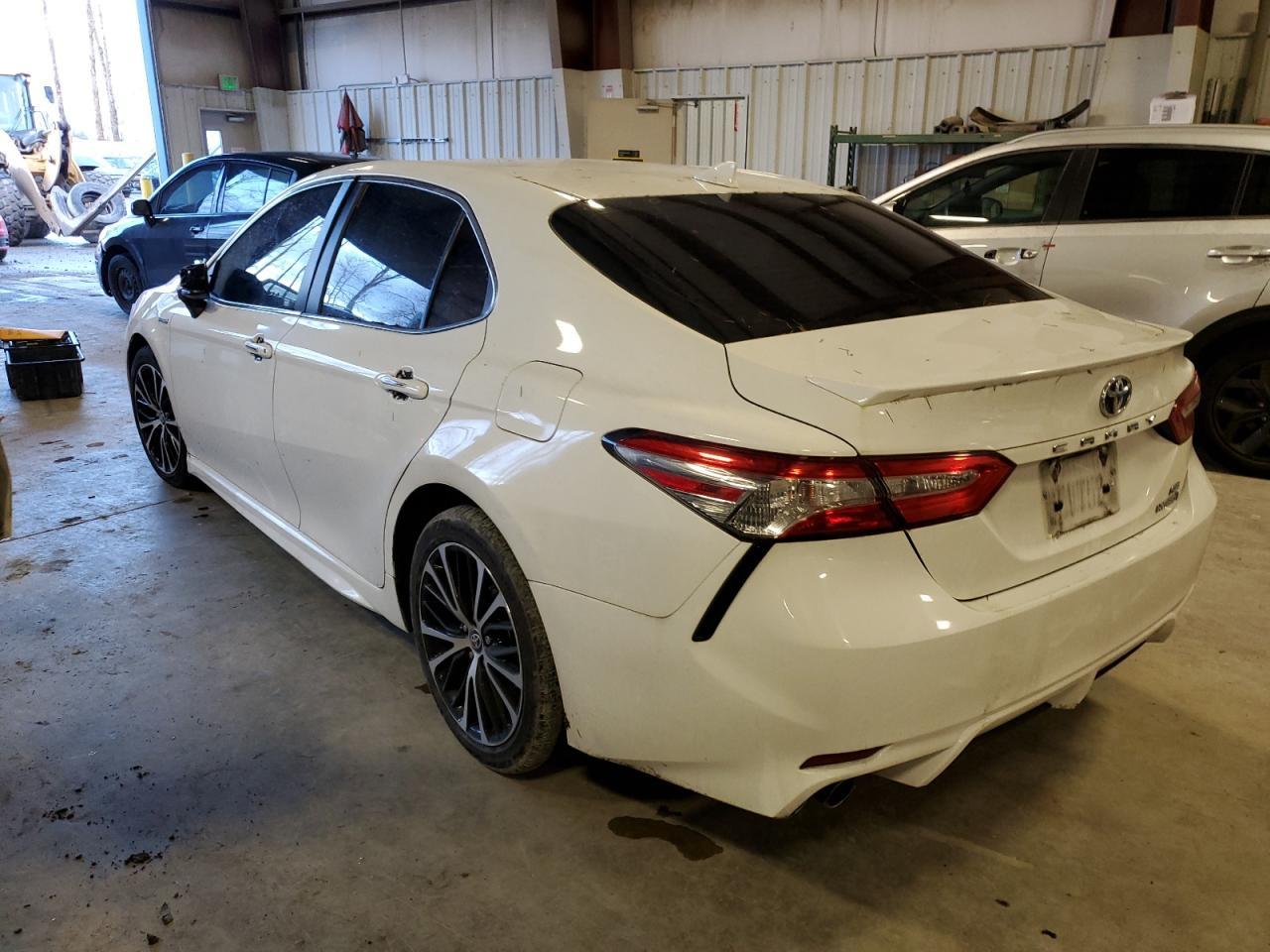 2020 TOYOTA CAMRY SE - Фото 2