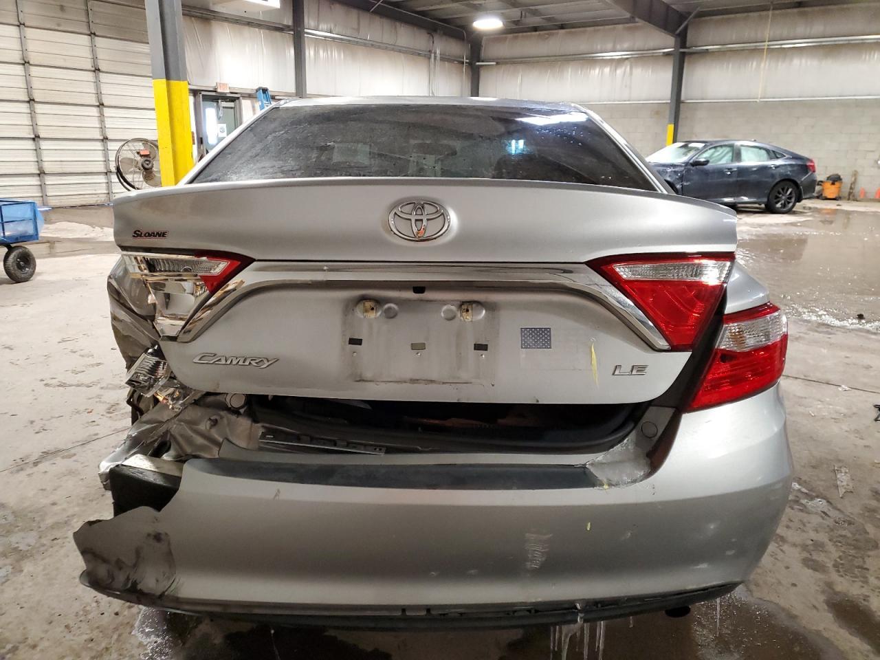 2017 TOYOTA CAMRY LE - Фото 6