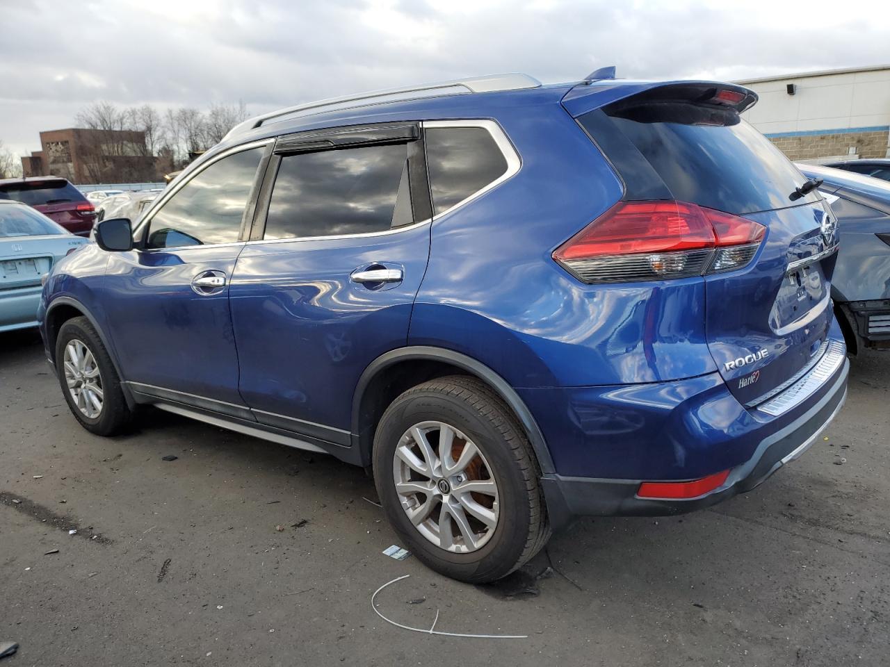 2017 NISSAN ROGUE SV - Фото 2