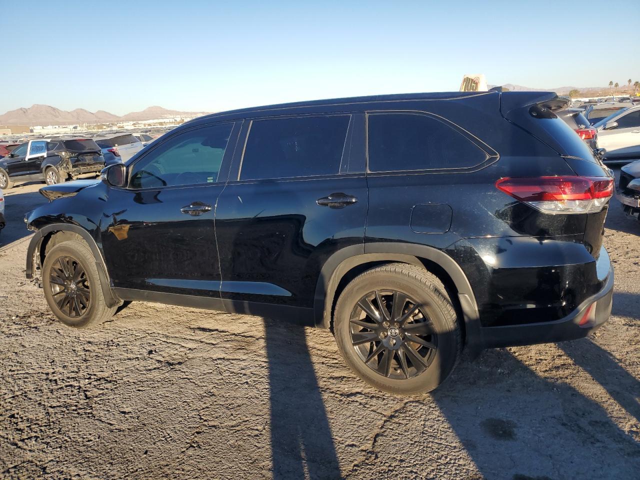 2019 TOYOTA HIGHLANDER - Фото 2