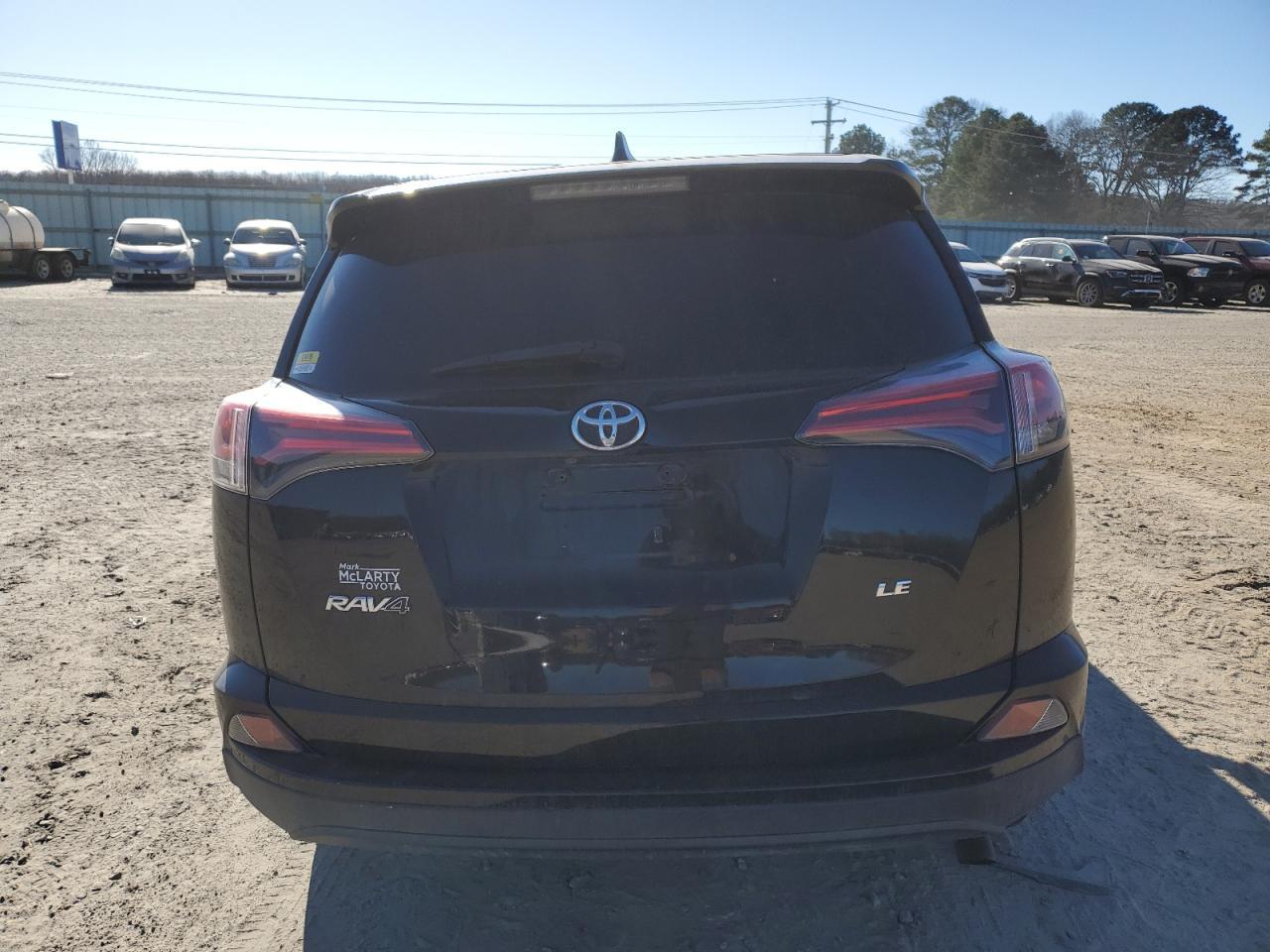 2018 TOYOTA RAV4 LE - Фото 6