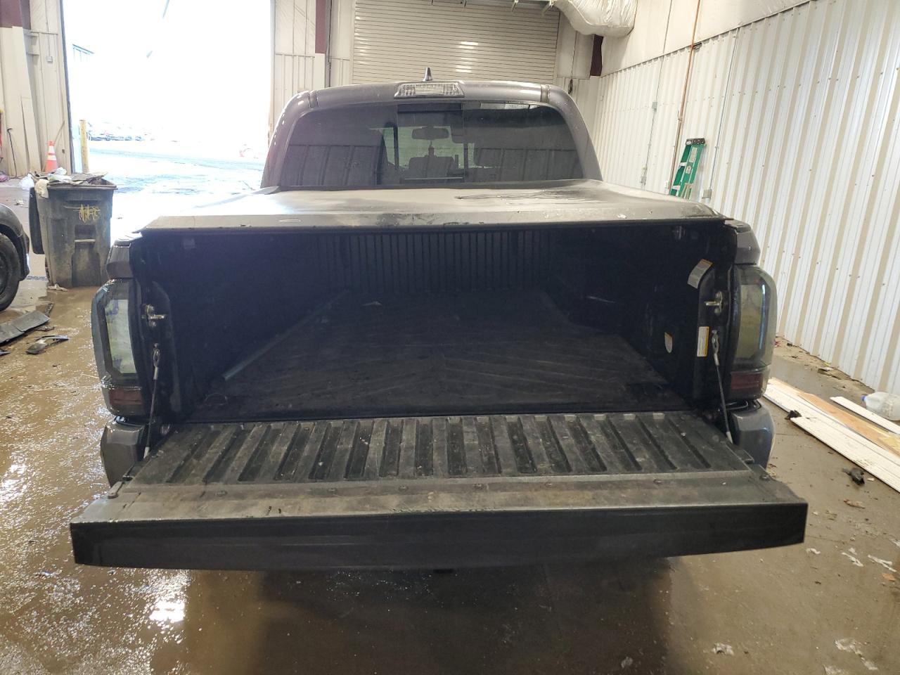 2017 TOYOTA TACOMA DOU - Фото 6