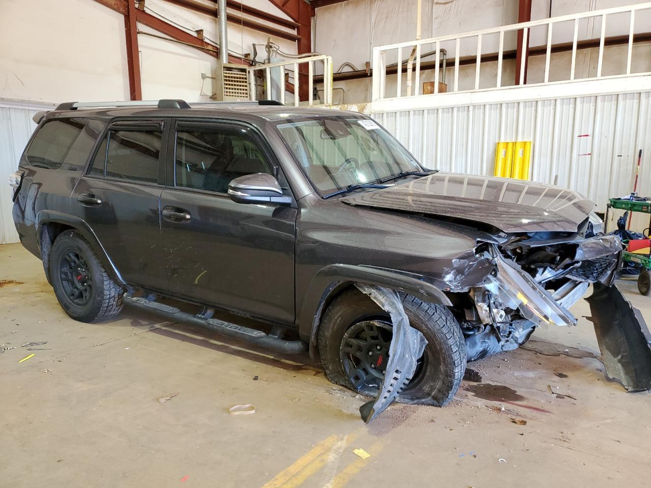 2020 TOYOTA 4RUNNER SR - Image 4