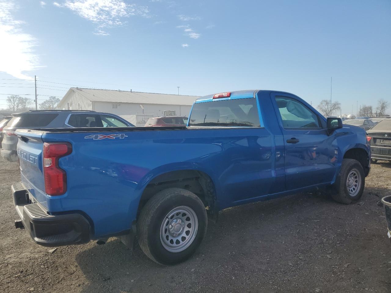 2023 CHEVROLET SILVERADO - Фото 3