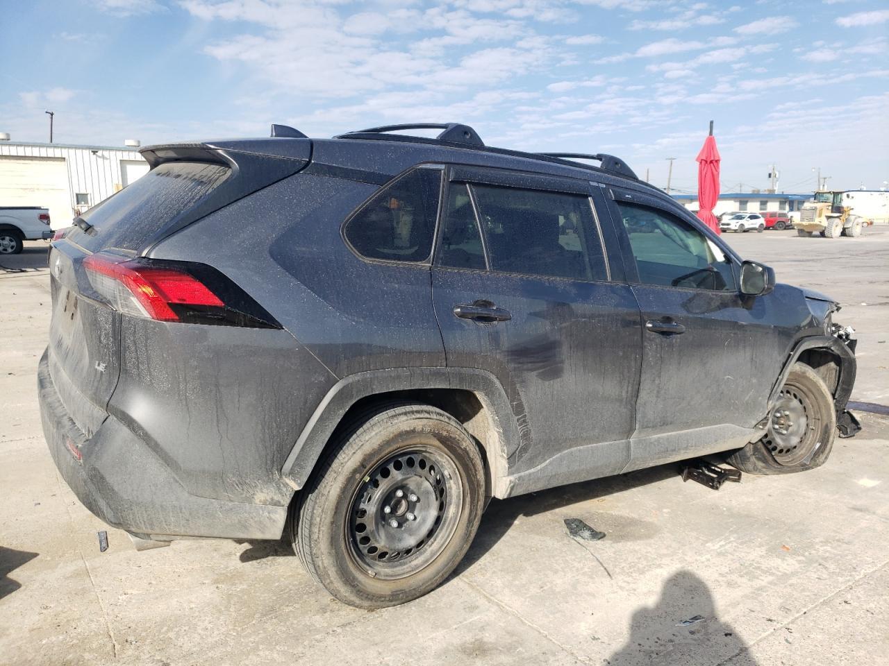2021 TOYOTA RAV4 LE - Фото 3