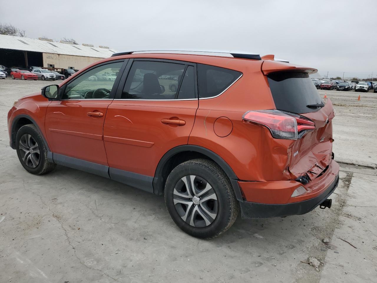 2016 TOYOTA RAV4 LE - Фото 2