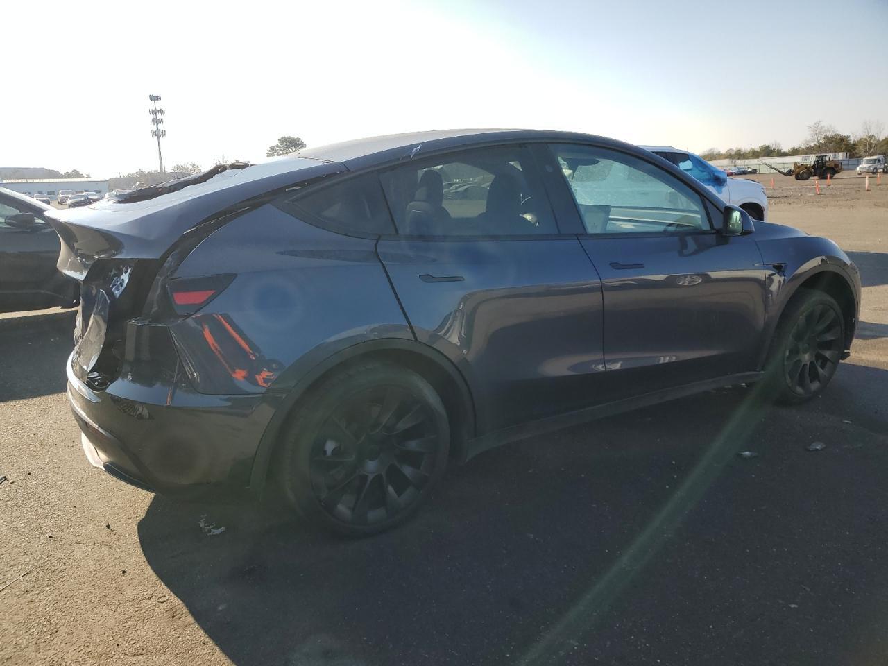 2023 TESLA MODEL Y - Фото 3